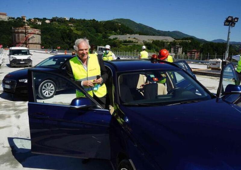 Nuovo Ponte di Genova: transita la prima auto privata 