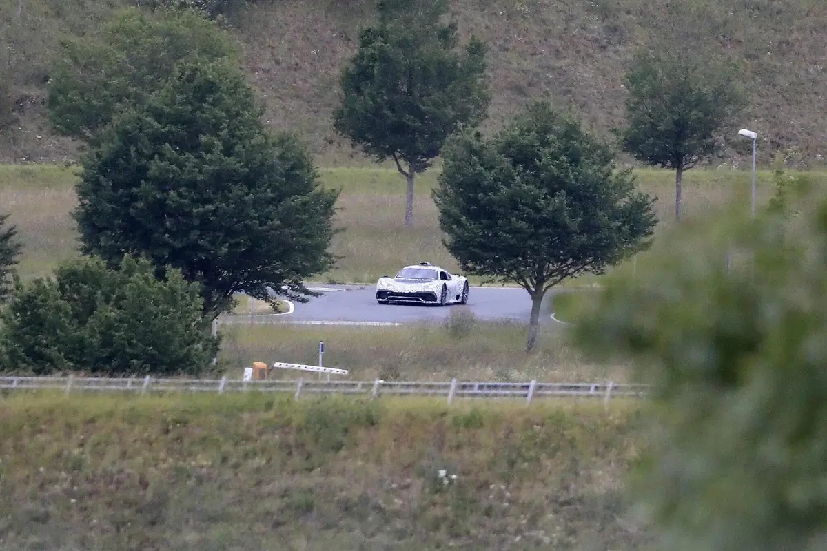 Mercedes-AMG Project One: la F1 replica è ancora in fase di collaudo [Foto spia] (6)