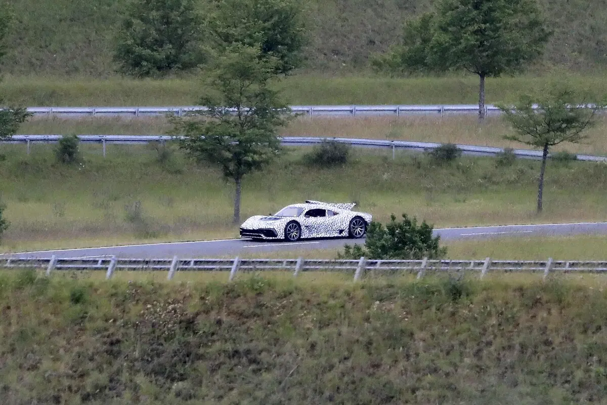 Mercedes-AMG Project One: la F1 replica &egrave; ancora in fase di collaudo [Foto spia]