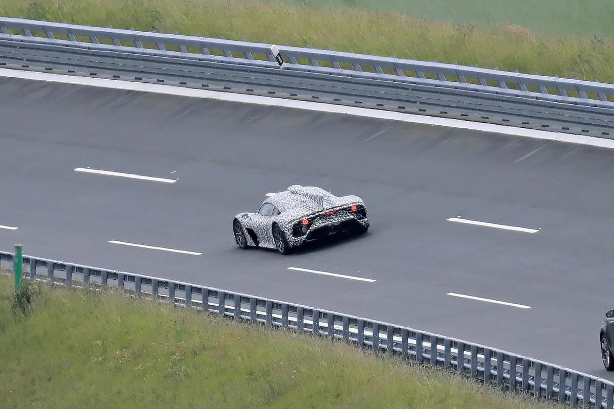Mercedes-AMG Project One: la F1 replica è ancora in fase di collaudo [Foto spia] (8)