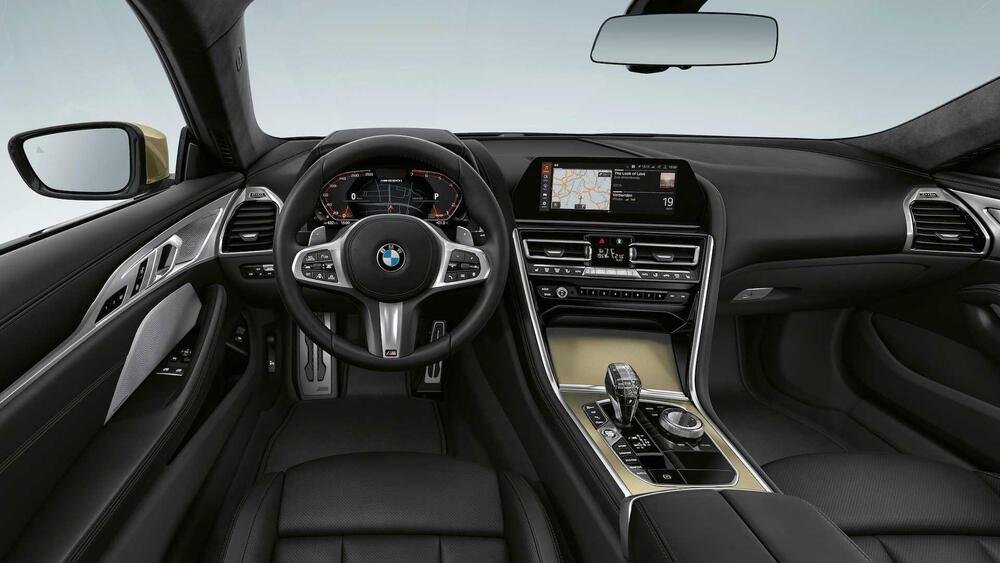 Gli interni della BMW Serie 8 Golden Thunder Edition