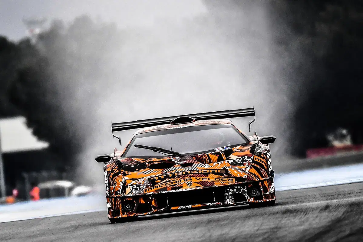 Lamborghini SCV12, debutto imminente per l'hypercar della Squadra Corse  (2)
