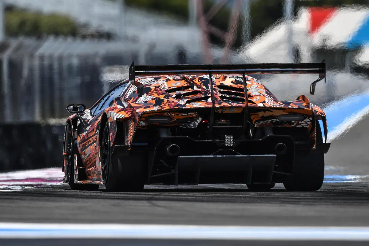 Lamborghini SCV12, debutto imminente per l'hypercar della Squadra Corse  (6)