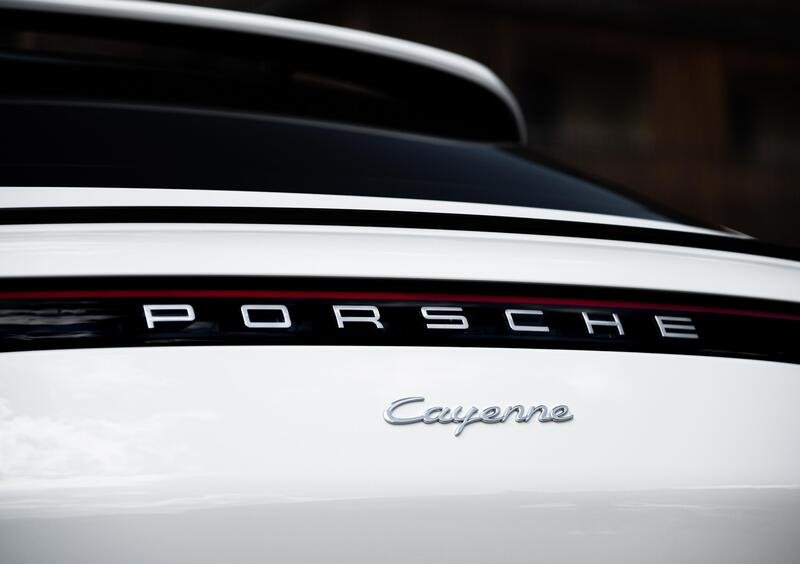 Porsche Cayenne Coupé                            (29)