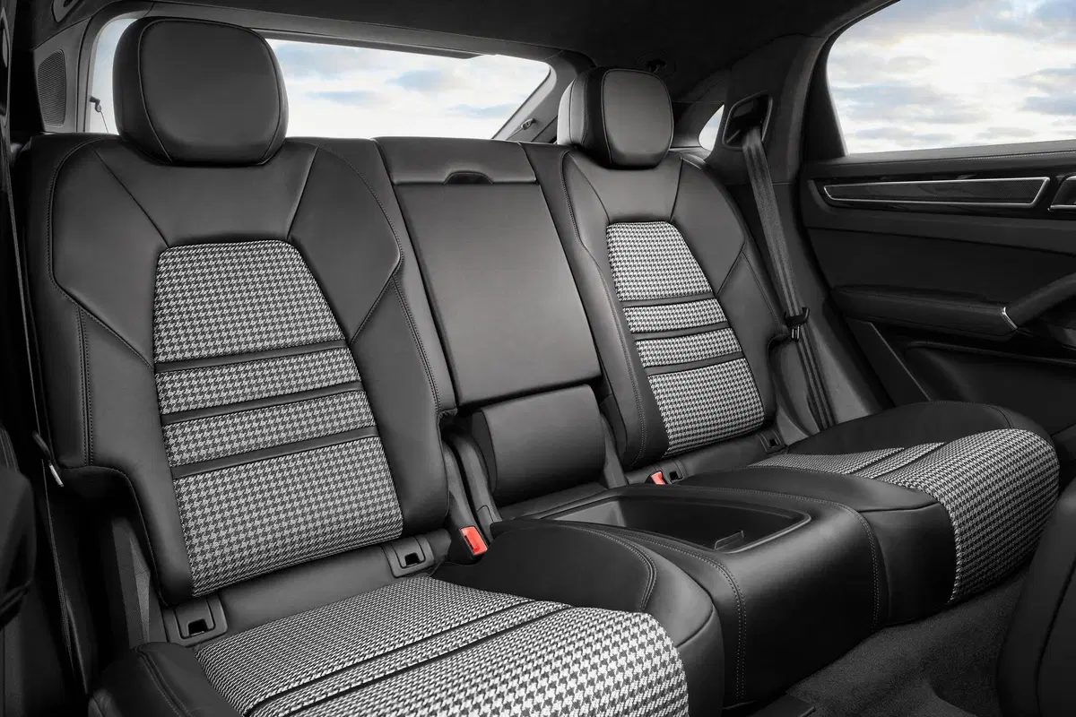 Porsche Cayenne Coupé (2019-->>) (21)