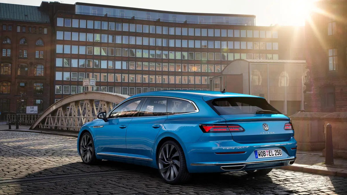 Volkswagen Arteon, con il restyling arriva la Shooting Brake (13)