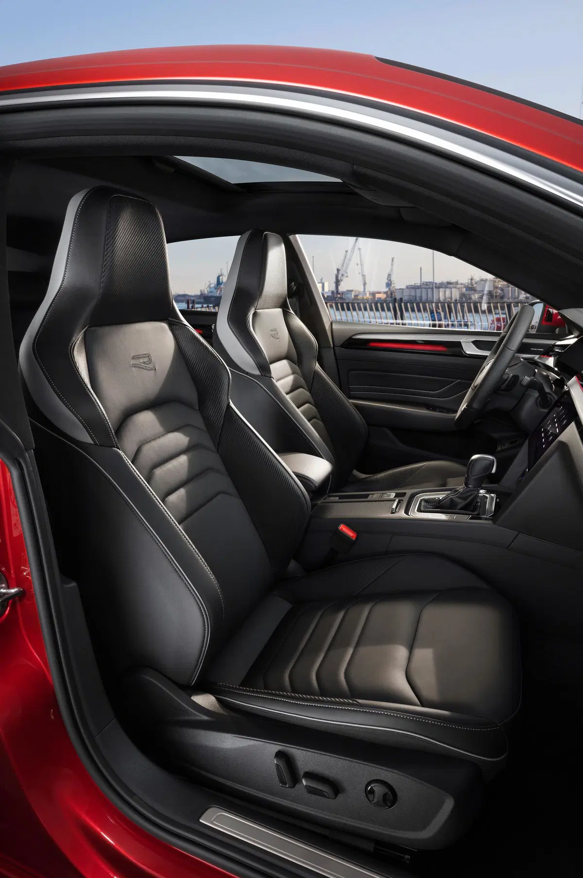 Volkswagen Arteon, con il restyling arriva la Shooting Brake (18)
