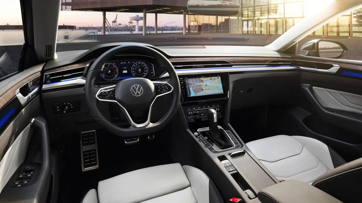Volkswagen Arteon, con il restyling arriva la Shooting Brake (19)