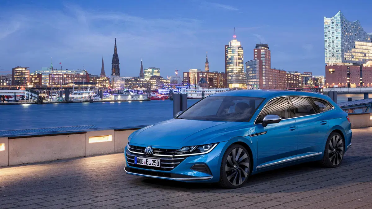 Volkswagen Arteon, con il restyling arriva la Shooting Brake (20)