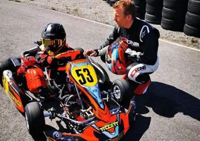 F1: Kimi Raikkonen, sfida sui kart con il piccolo Robin [Video]