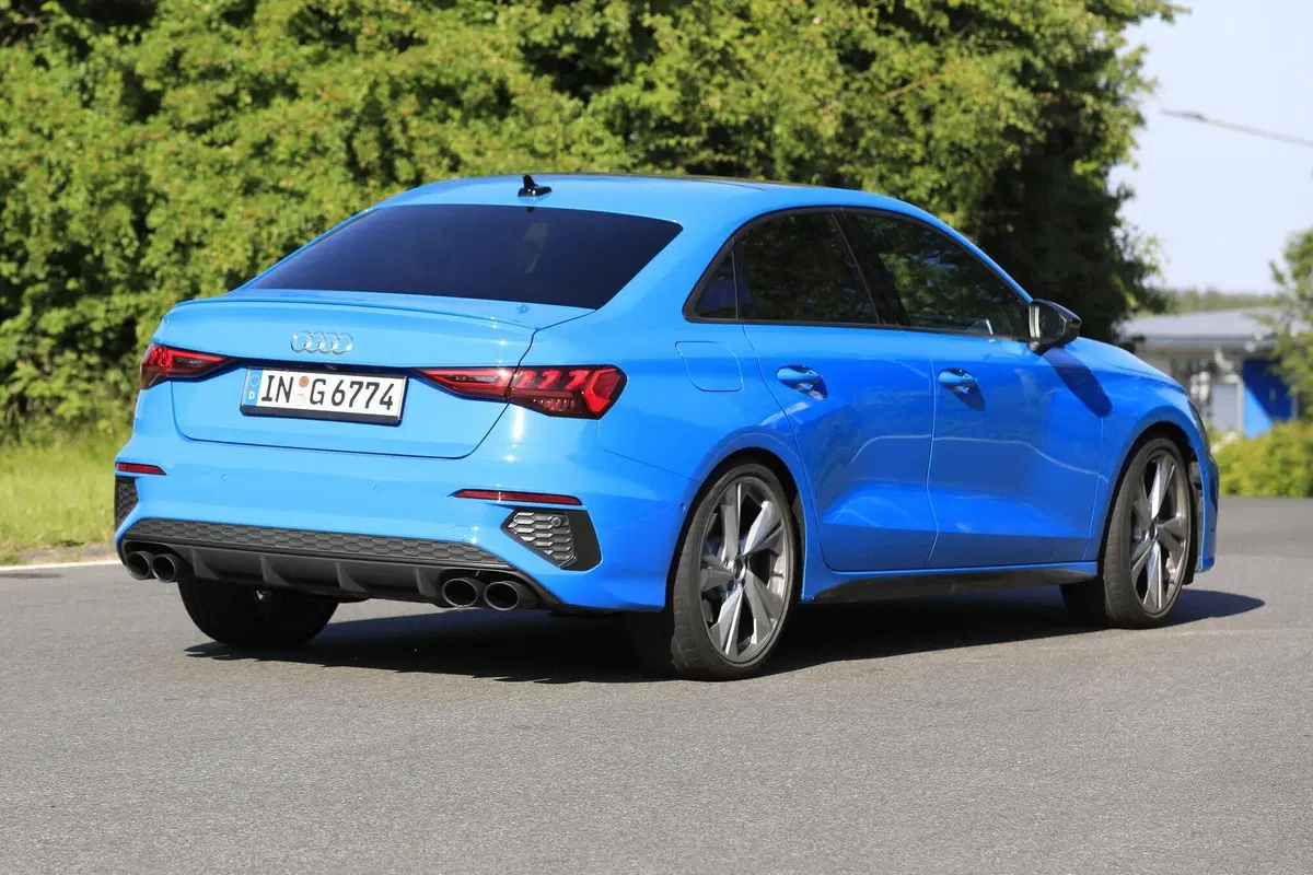 Nuova Audi S3: guardatela senza veli! [Foto spia] (8)