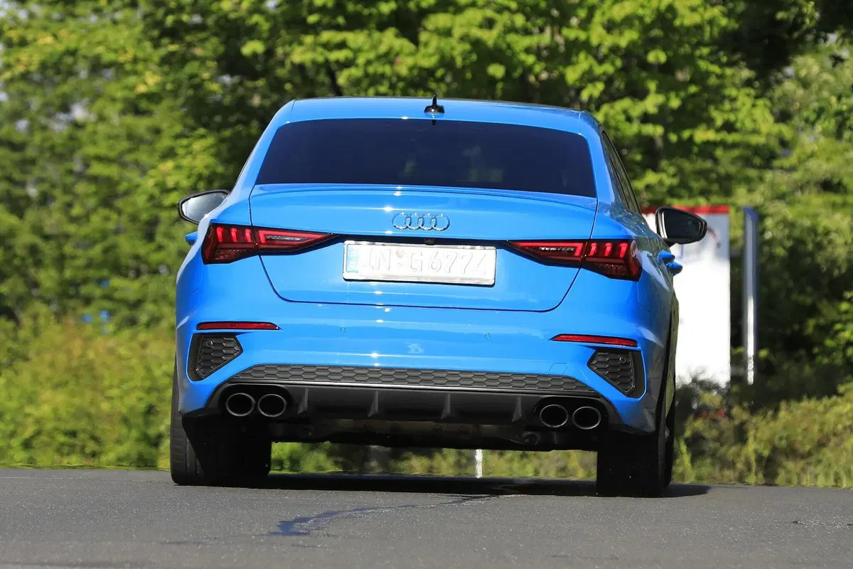 Nuova Audi S3: guardatela senza veli! [Foto spia] (9)