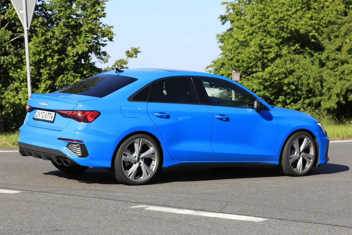 Nuova Audi S3: guardatela senza veli! [Foto spia] (7)