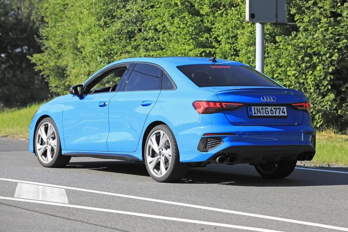 Nuova Audi S3: guardatela senza veli! [Foto spia] (13)