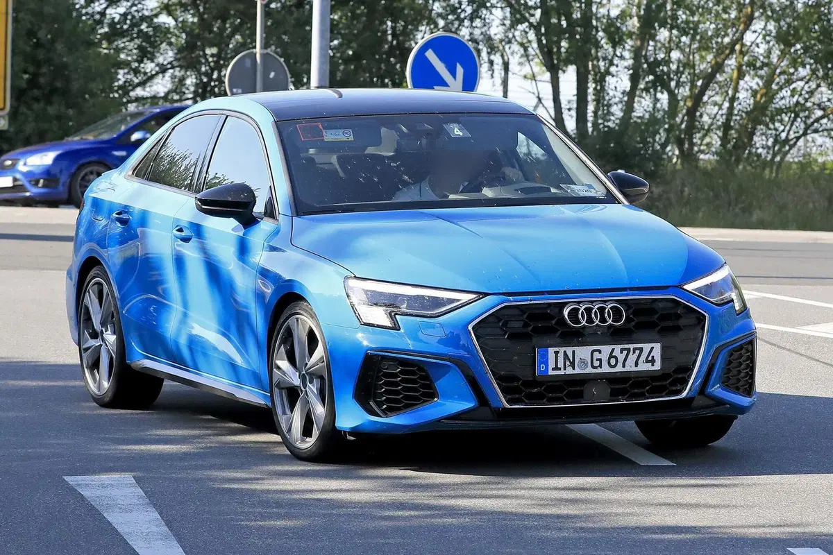 Nuova Audi S3: guardatela senza veli! [Foto spia] (2)