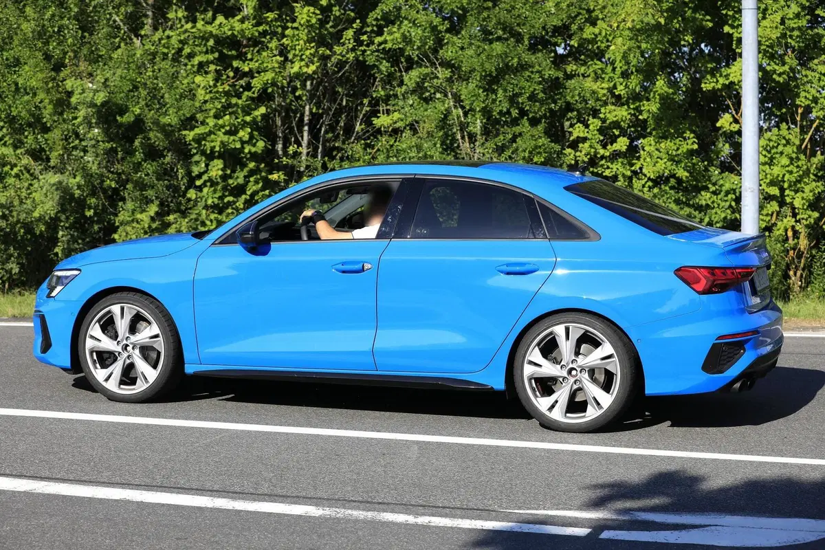 Nuova Audi S3: guardatela senza veli! [Foto spia] (12)