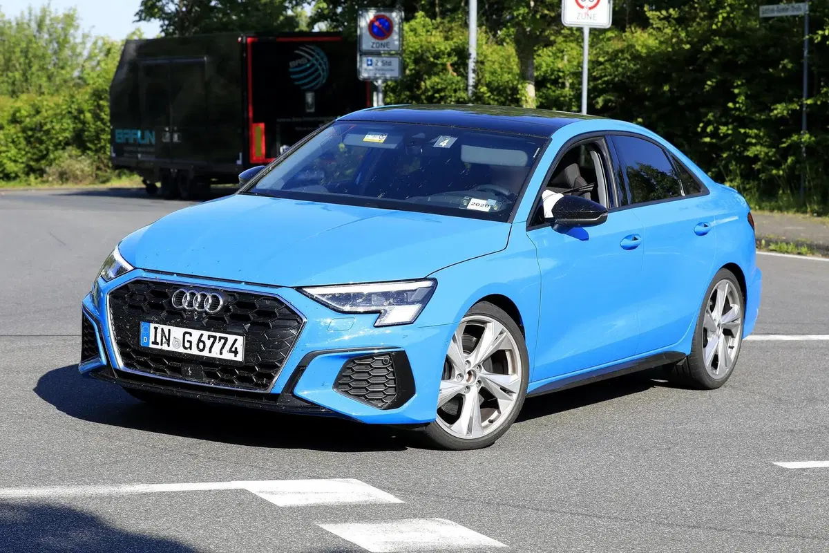 Nuova Audi S3: guardatela senza veli! [Foto spia] (11)