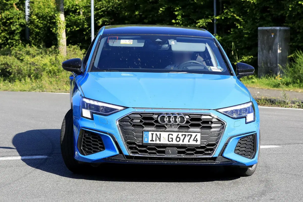 Nuova Audi S3: guardatela senza veli! [Foto spia] (10)