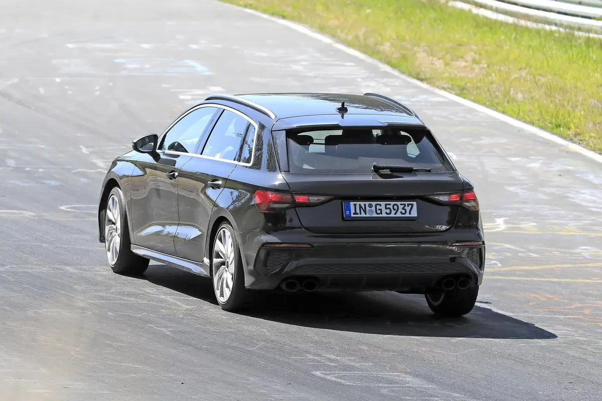 Nuova Audi S3: guardatela senza veli! [Foto spia] (6)