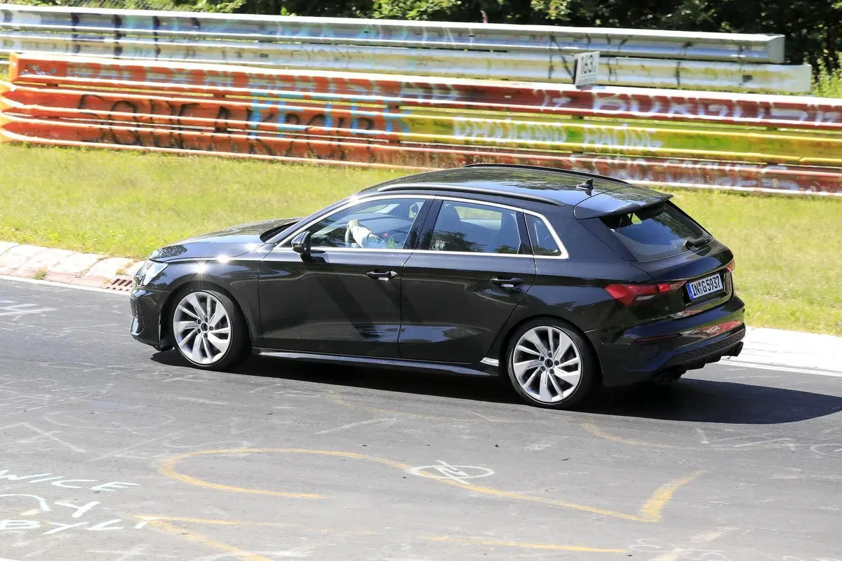 Nuova Audi S3: guardatela senza veli! [Foto spia] (4)