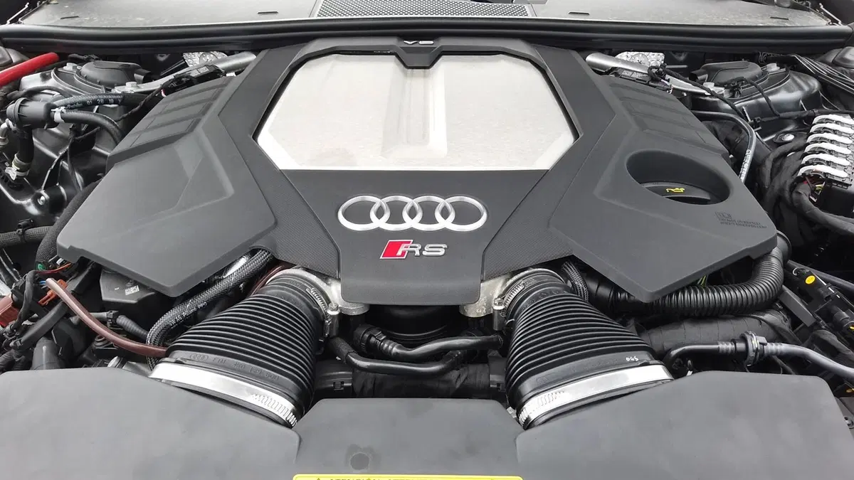 AUDI RS6 Avant 2020 | La nuova generazione da 600 CV provata in pista e su strada (15)