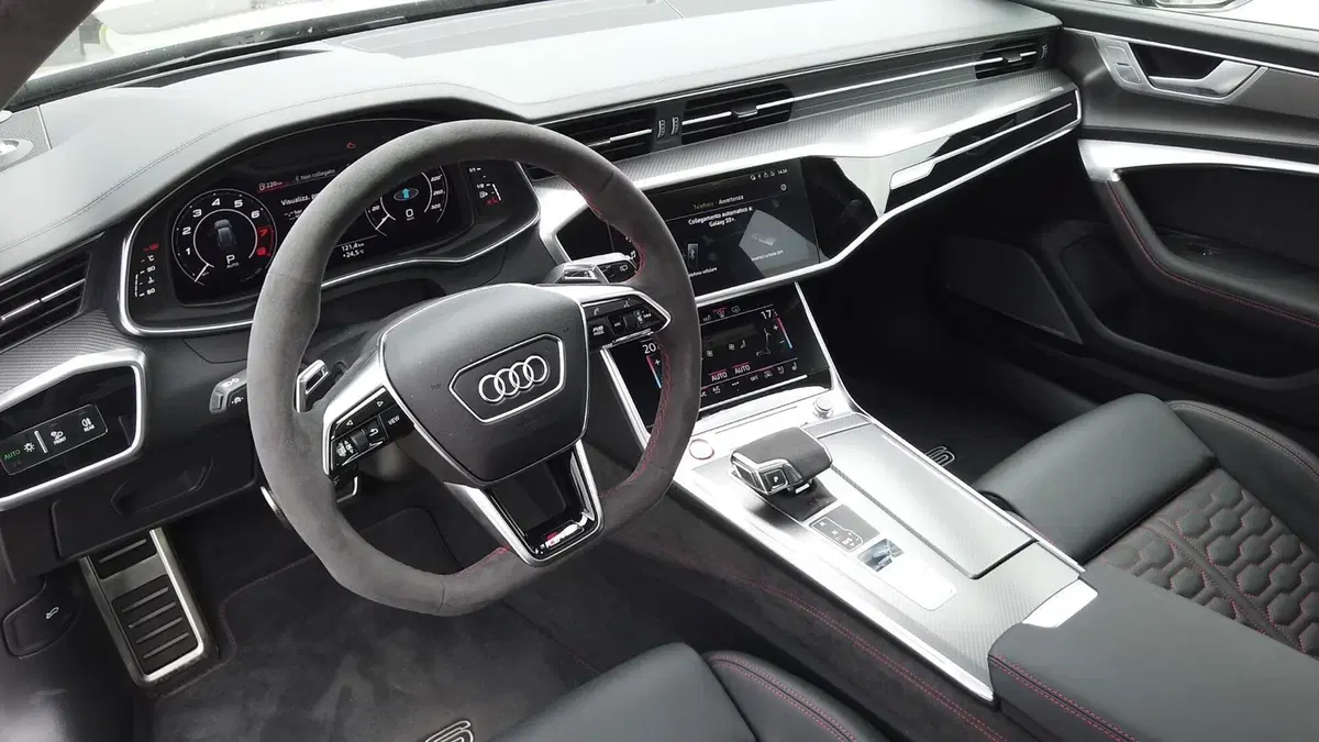 AUDI RS6 Avant 2020 | La nuova generazione da 600 CV provata in pista e su strada (14)
