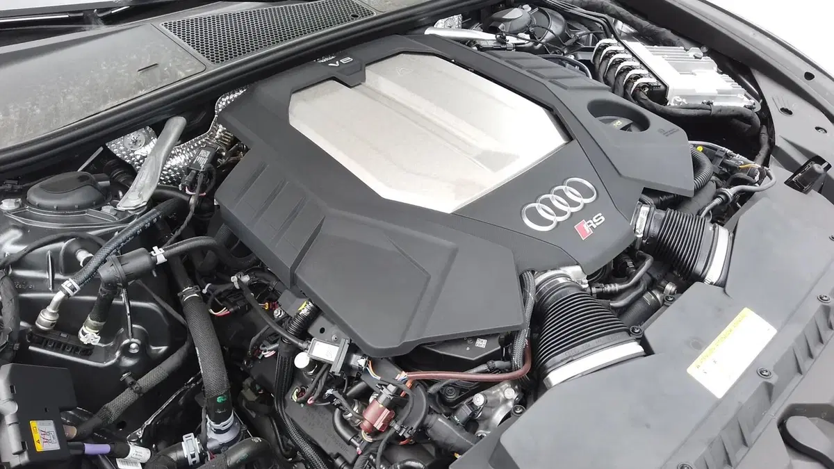 AUDI RS6 Avant 2020 | La nuova generazione da 600 CV provata in pista e su strada (16)