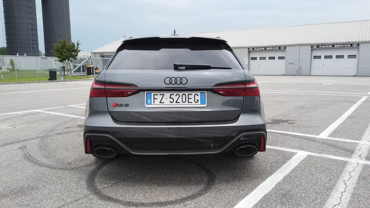 AUDI RS6 Avant 2020 | La nuova generazione da 600 CV provata in pista e su strada (4)