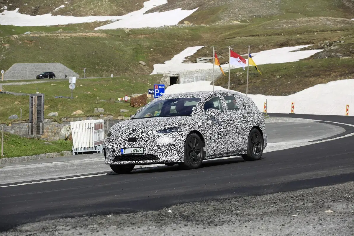 Skoda Enyaq: il SUV elettrico atteso per fine 2020 [Foto spia] (3)