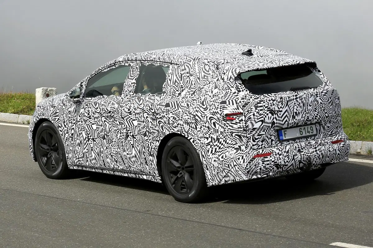 Skoda Enyaq: il SUV elettrico atteso per fine 2020 [Foto spia] (13)