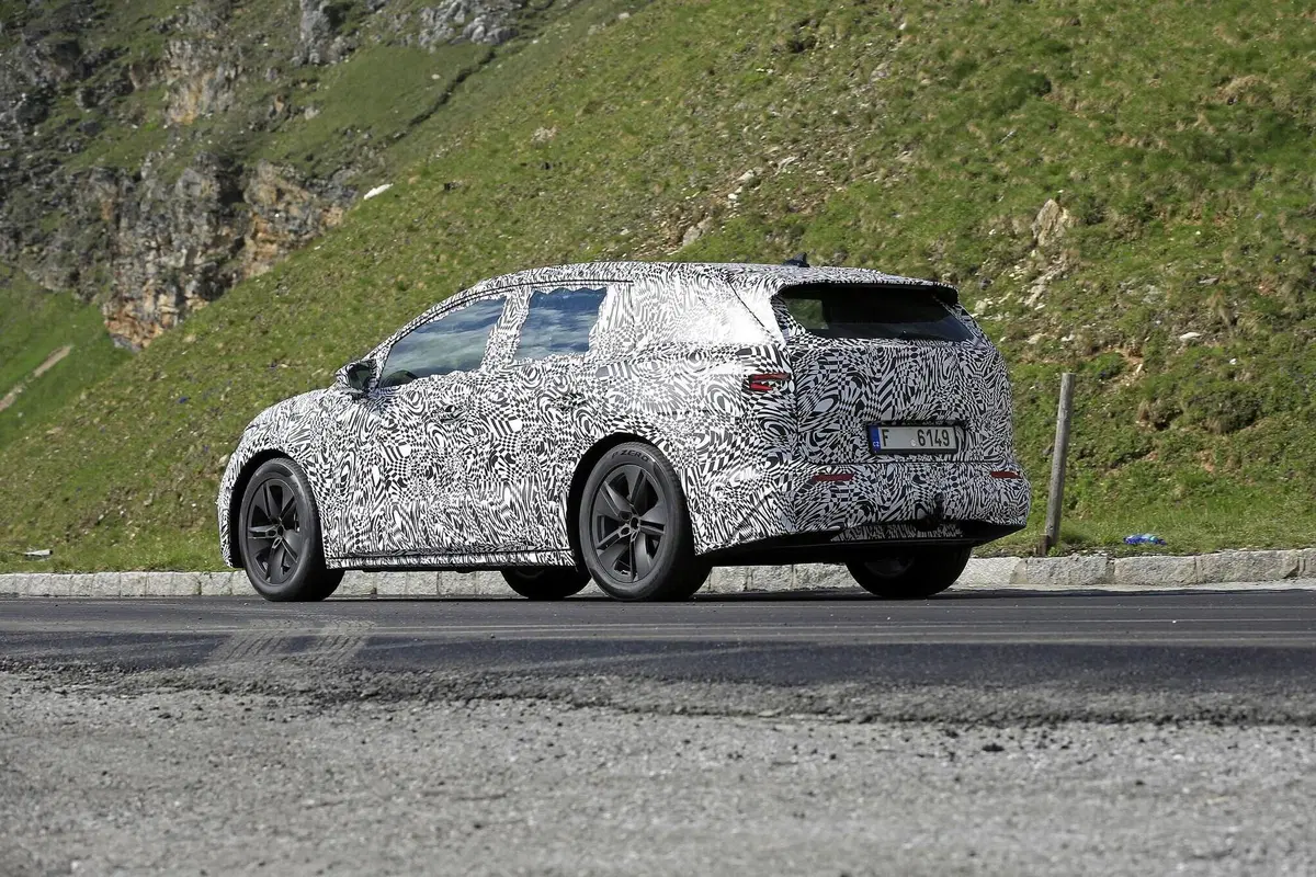 Skoda Enyaq: il SUV elettrico atteso per fine 2020 [Foto spia] (8)