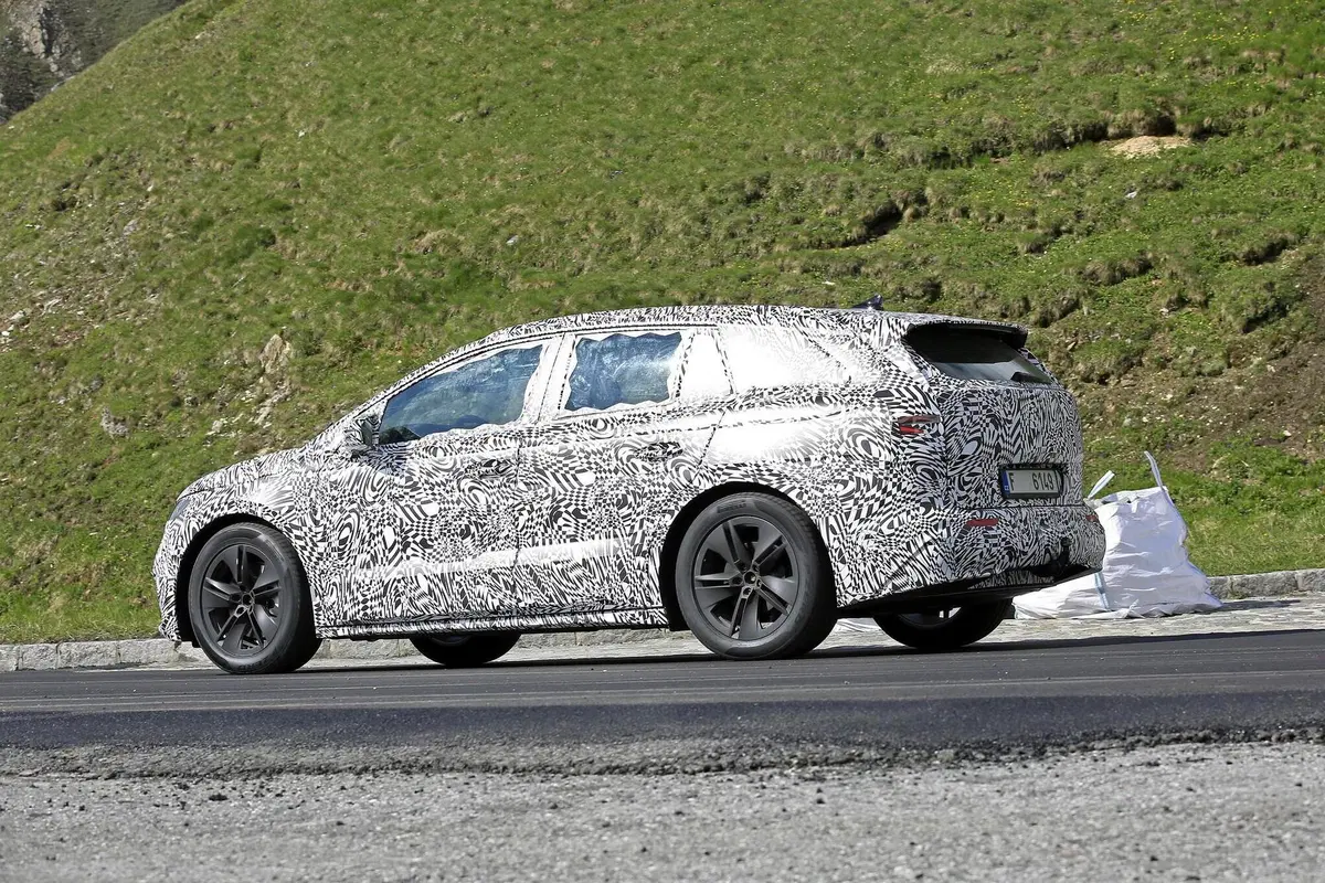 Skoda Enyaq: il SUV elettrico atteso per fine 2020 [Foto spia] (7)