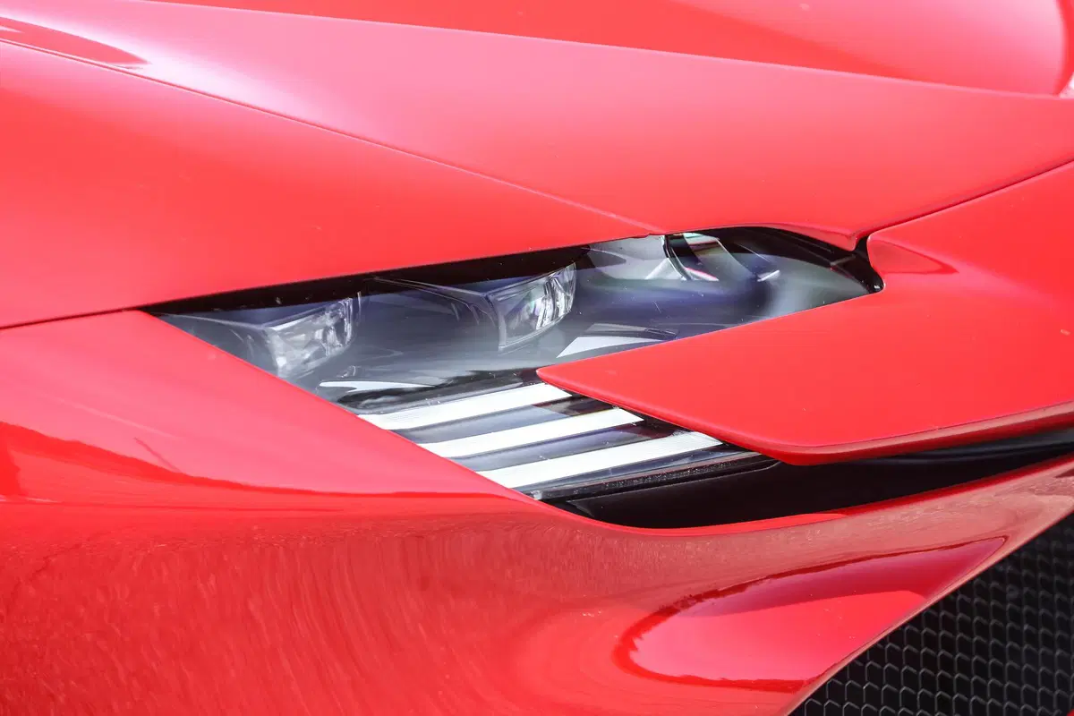 Ferrari SF90 Stradale | Dall'inferno al paradiso in un lampo. Prova test drive (15)