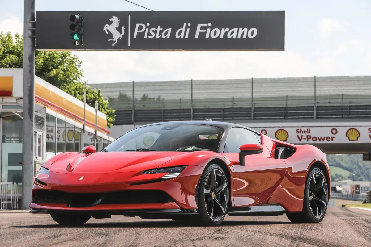 Ferrari SF90 Stradale | Dall'inferno al paradiso in un lampo. Prova test drive (6)