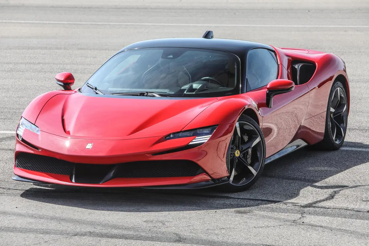 Ferrari SF90 Stradale | Dall'inferno al paradiso in un lampo. Prova test drive (12)