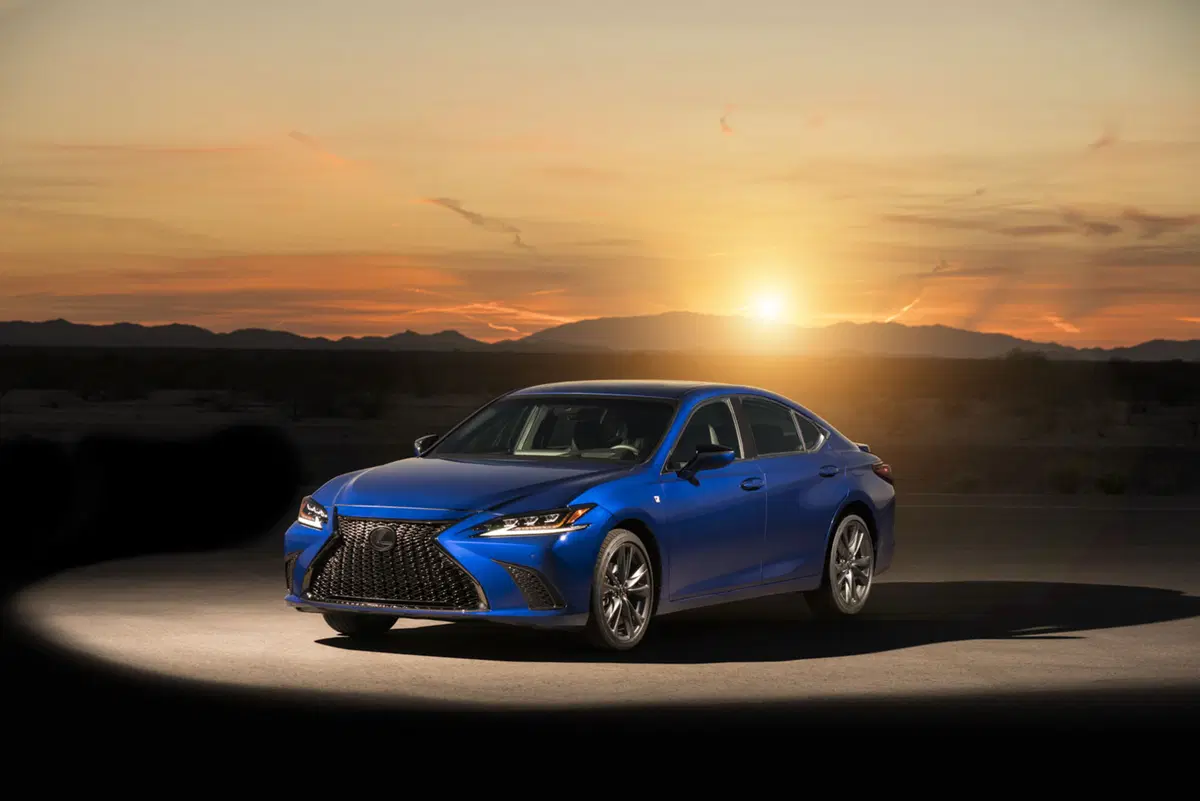 Lexus ES 2019 | in Europa con l'ibrido e 218 CV [Video] (14)