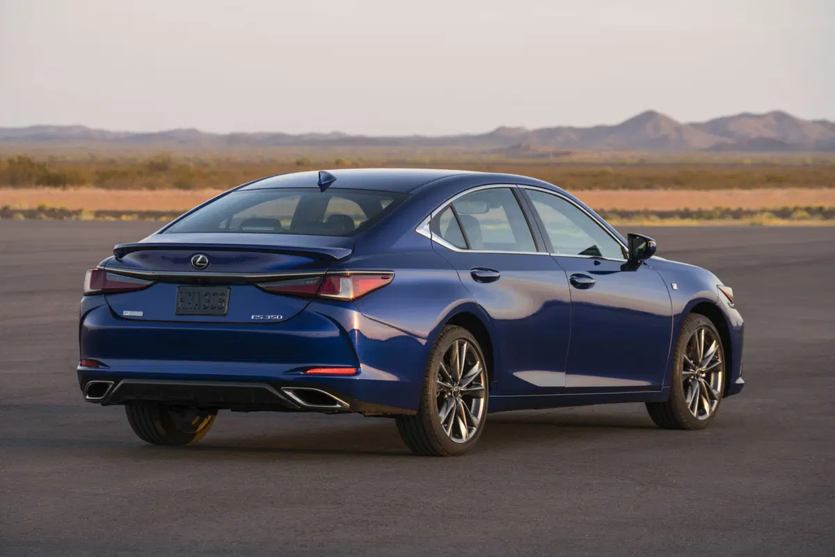 Lexus ES 2019 | in Europa con l'ibrido e 218 CV [Video] (16)