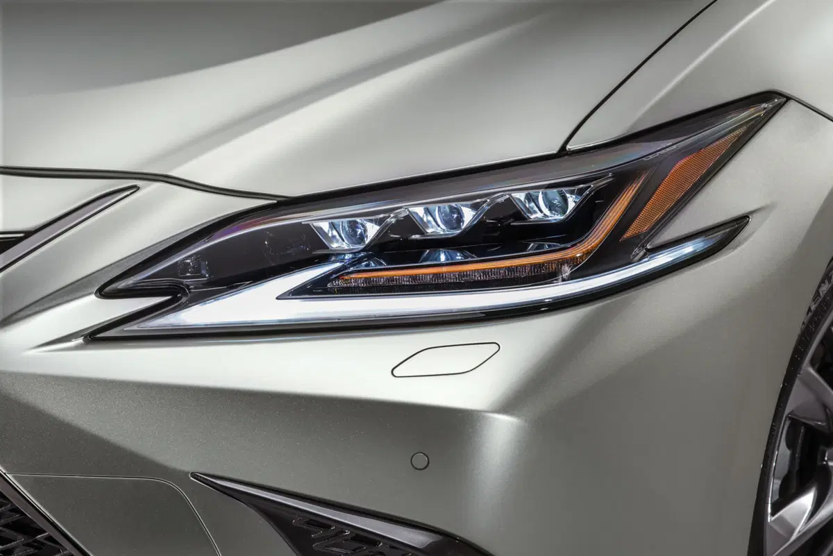 Lexus ES 2019 | in Europa con l'ibrido e 218 CV [Video] (19)