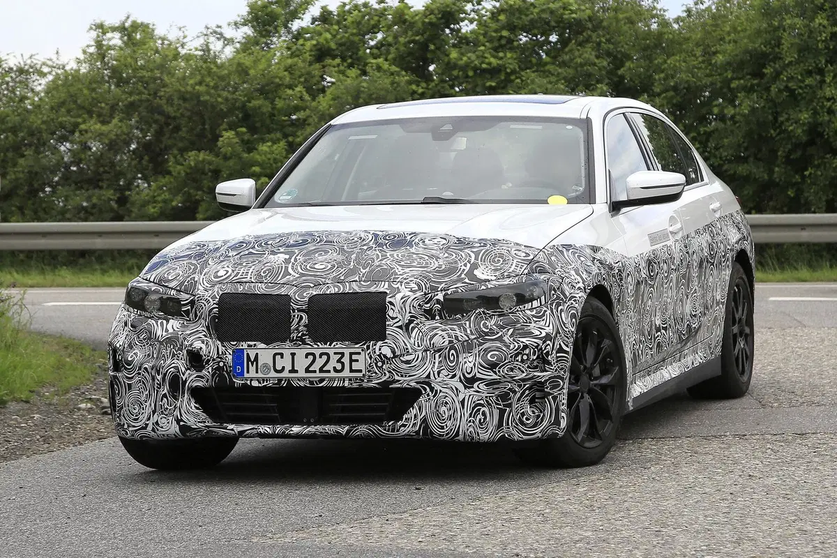 BMW Serie 3: sarà anche elettrica [Foto spia] (2)