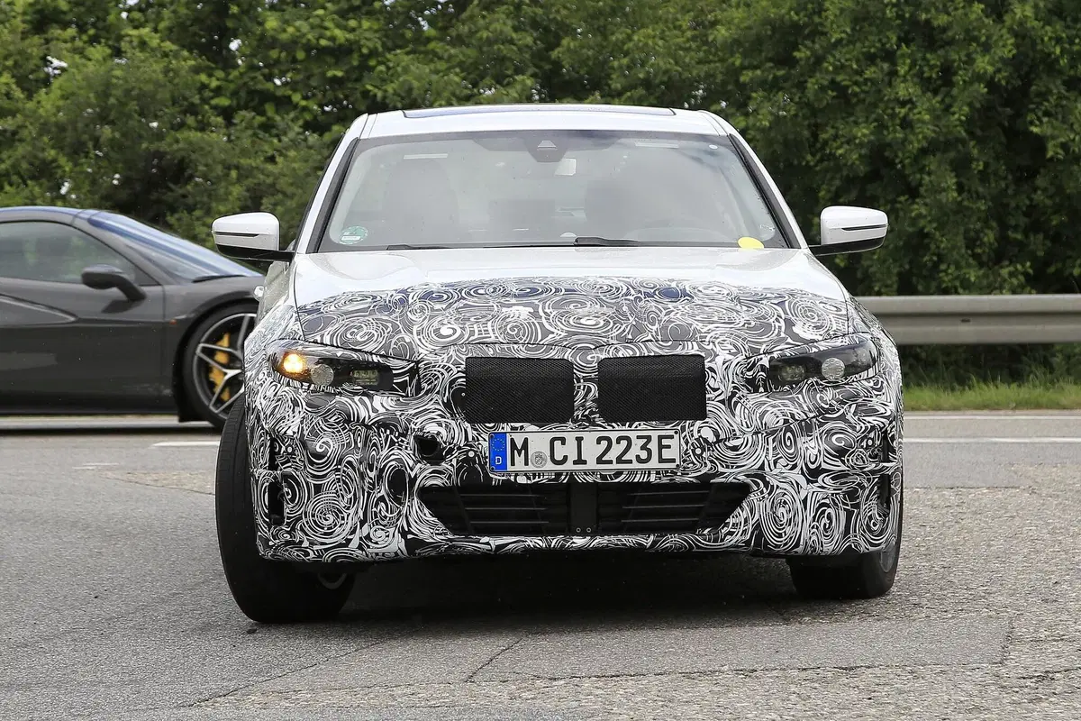 BMW Serie 3: sarà anche elettrica [Foto spia]