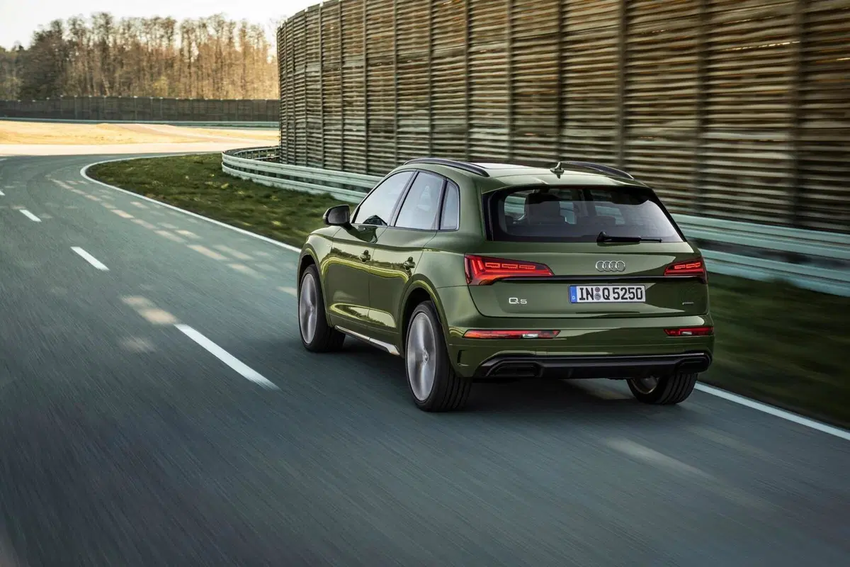 Nuova Audi Q5: ecco il SUV tedesco in restyling 2020 [video] (8)