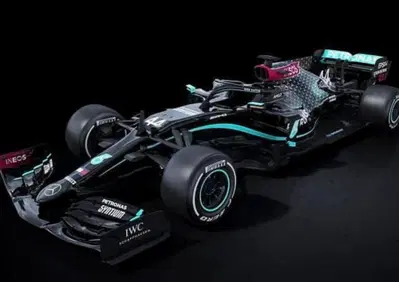 F1: la Mercedes W11 si veste di nero contro il razzismo
