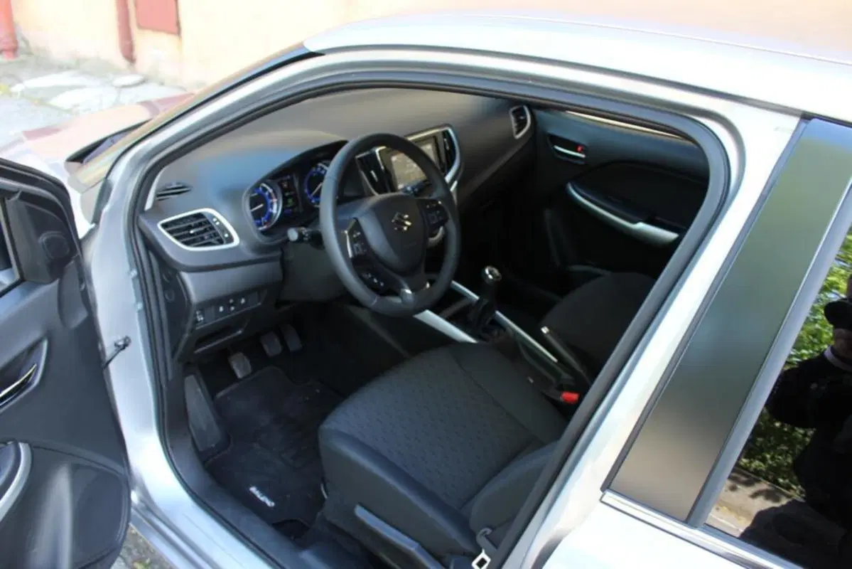 Suzuki Baleno 1.2 VVT Dualjet B-Top (18)