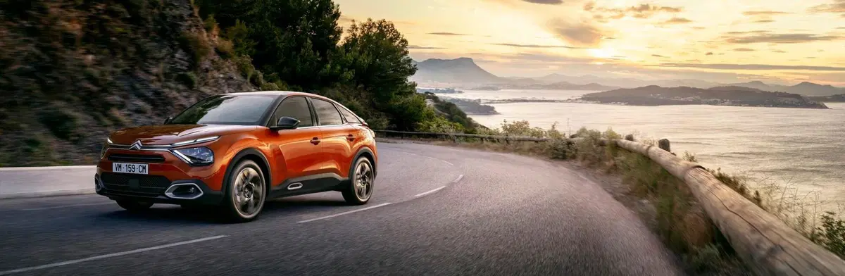 Il nuovo passo Citroen, Per stile e auto elettrica: ecco C4 ed e-C4 [video anteprima] (9)