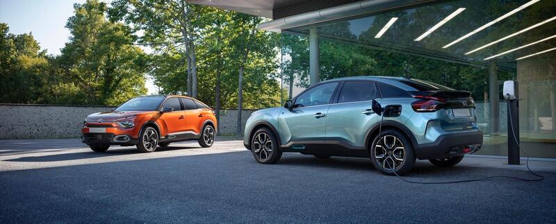 Il nuovo passo Citroen, Per stile e auto elettrica: ecco C4 ed e-C4 [video anteprima]