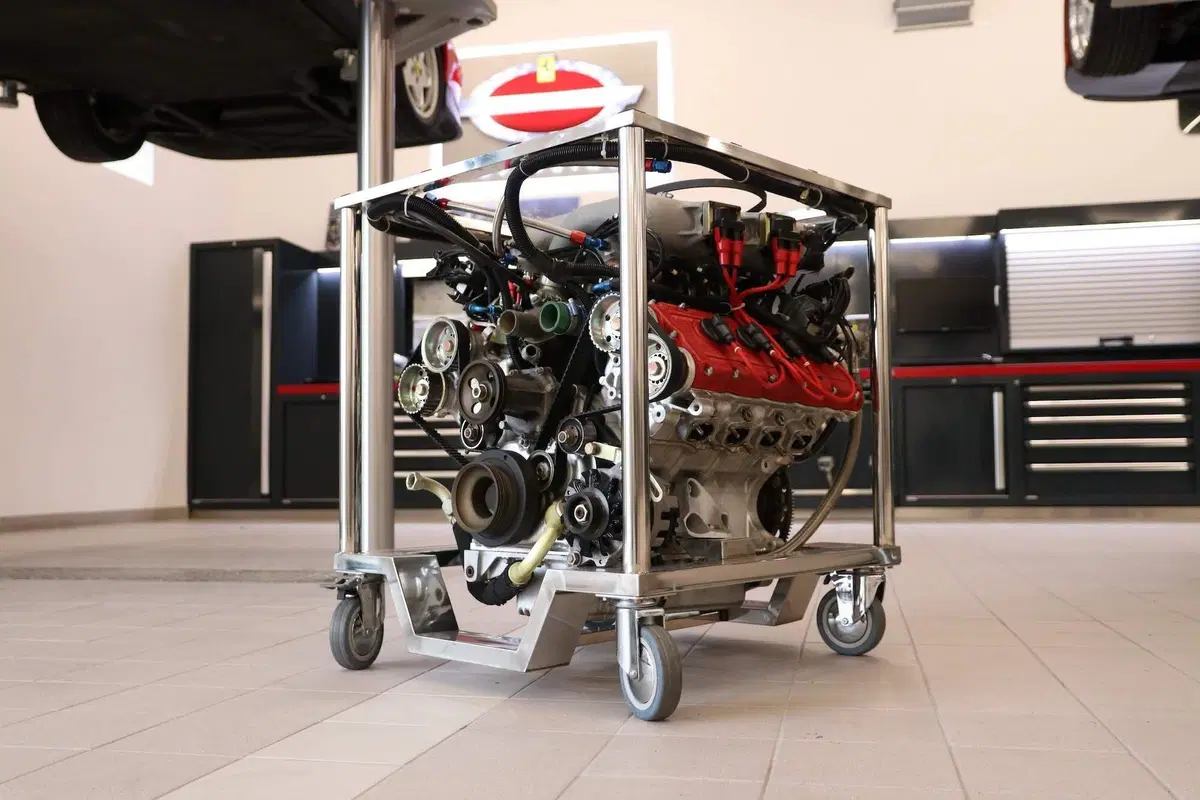 Forza puristi del Ferro: con meno di 25K si diventa “ferraristi” di quelli con il raro V8 biturbo della F40 [senza accenderlo!] (4)