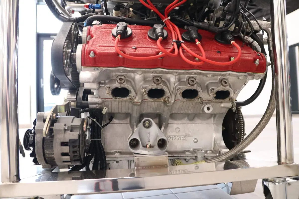Forza puristi del Ferro: con meno di 25K si diventa “ferraristi” di quelli con il raro V8 biturbo della F40 [senza accenderlo!] (5)