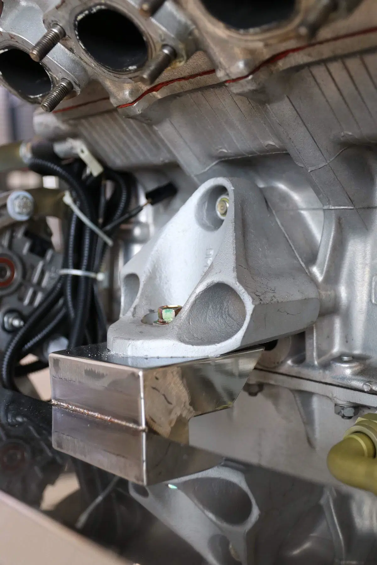 Forza puristi del Ferro: con meno di 25K si diventa “ferraristi” di quelli con il raro V8 biturbo della F40 [senza accenderlo!] (7)