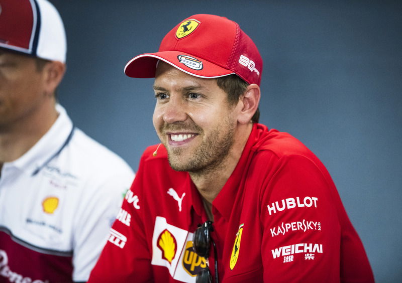 F1, Vettel: &laquo;Dalla Ferrari nessuna offerta per il rinnovo&raquo;