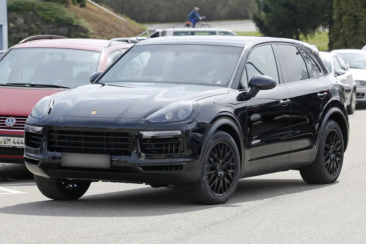 Nuova Porsche Cayenne: i primi scatti del muletto